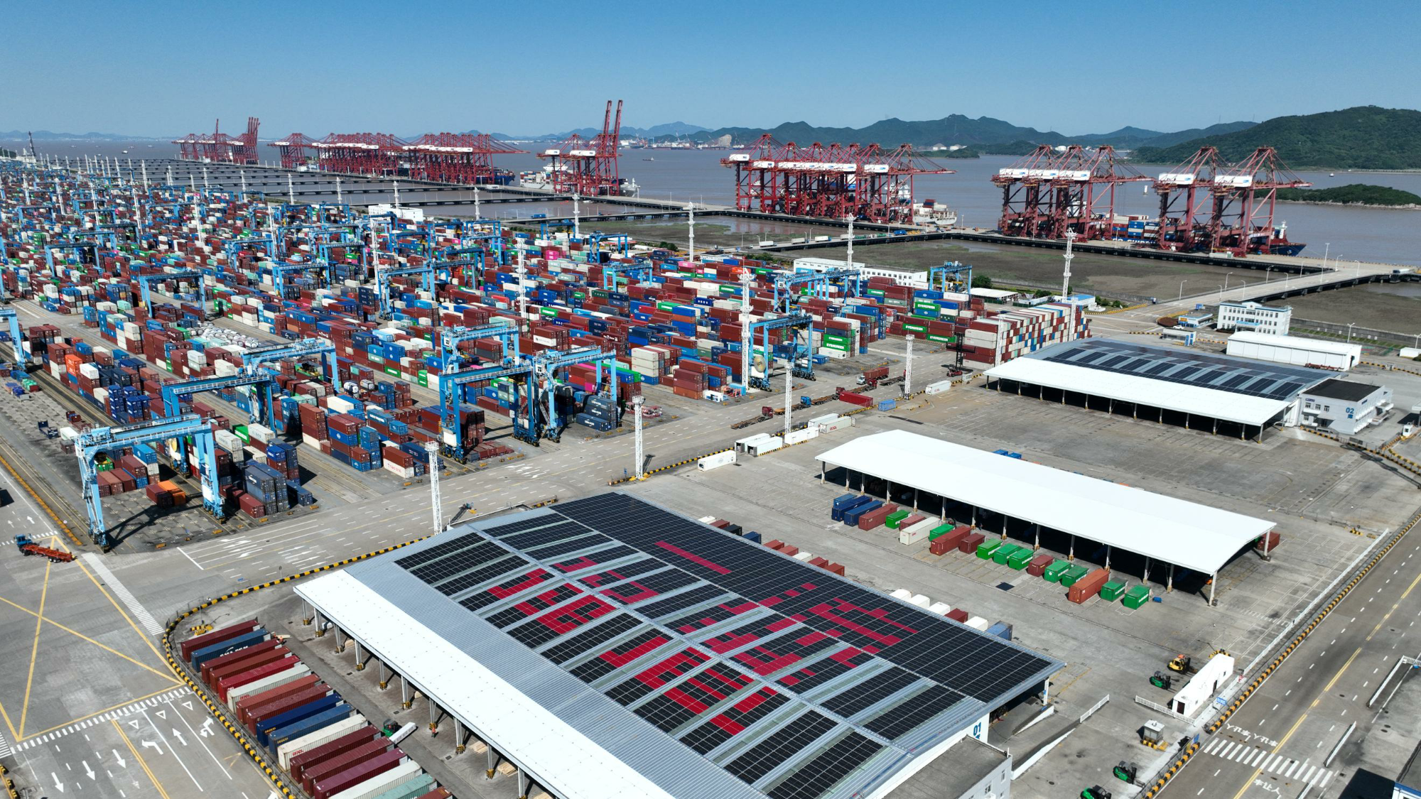 宁波舟山港2025年集装箱吞吐量突破3000万标箱，创汗青新高